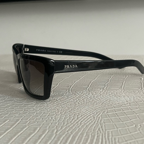 BLACK PRADA SUNGLASSES - Picture 5 of 5